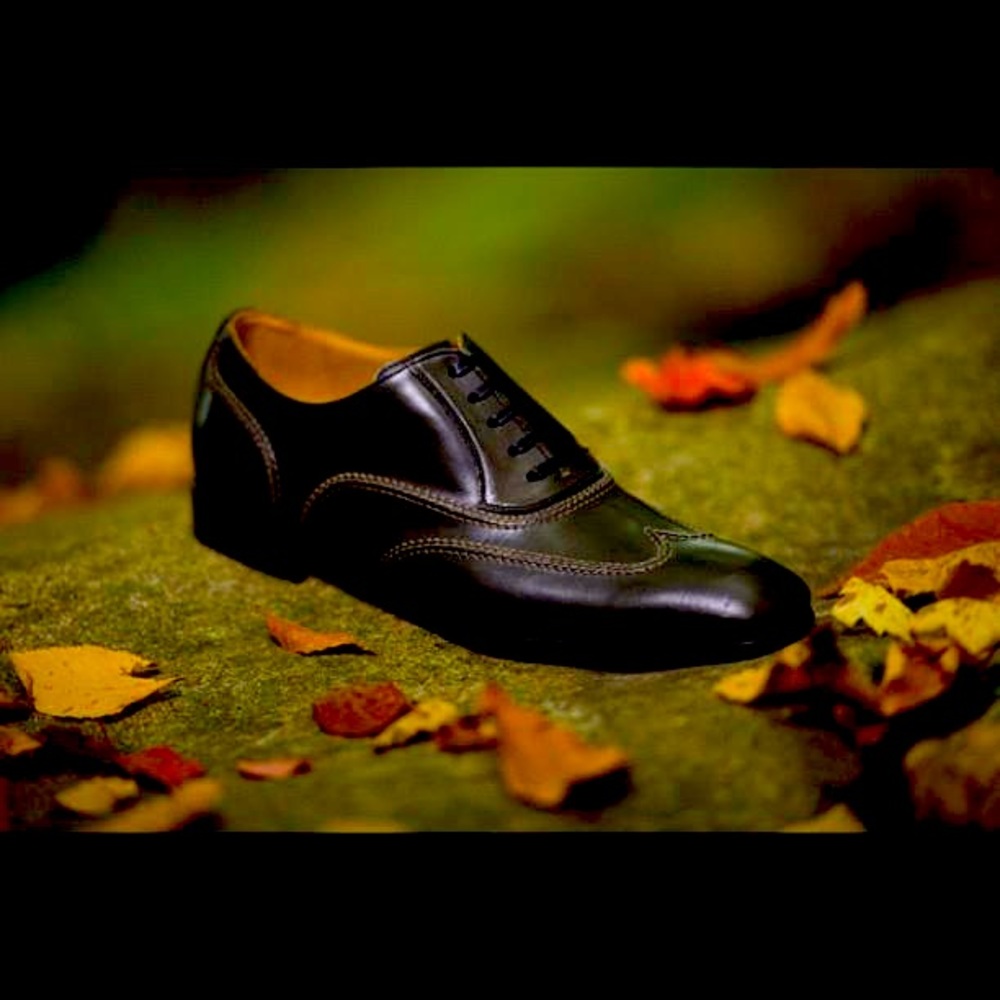 Fine leather wingtip leather shoes